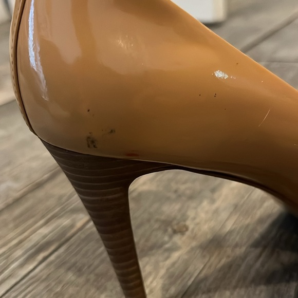 Coach Heels - Picture 4 of 4